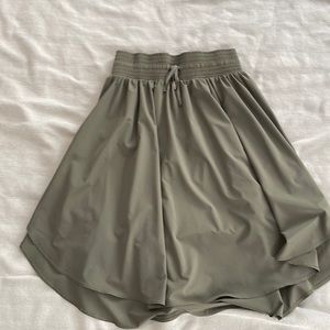 Lululemon the everyday skirt